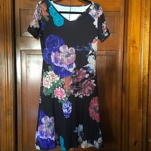 📌Floral midi dress NWOT